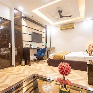 Hotel Cosmo Near Blk Hospital Karol Bagh